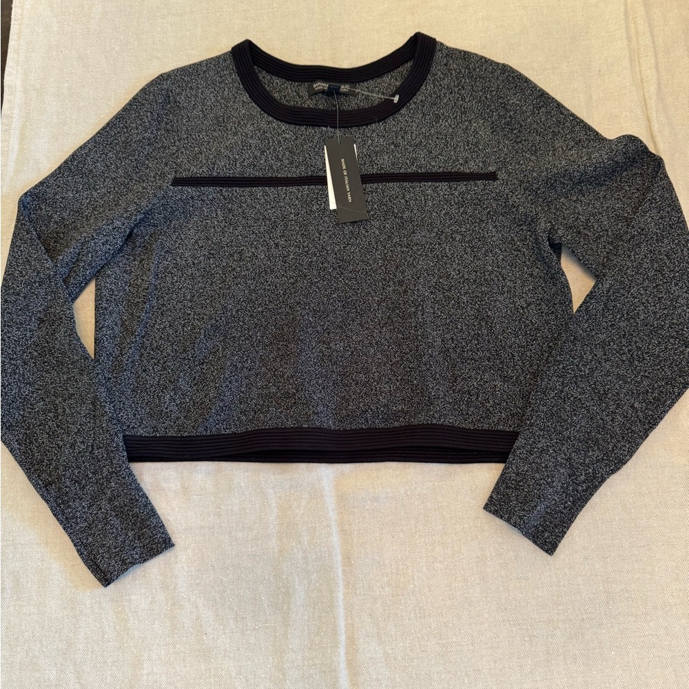 Banana Republic women's black Italian knit cropped Long Sleeve Top.
